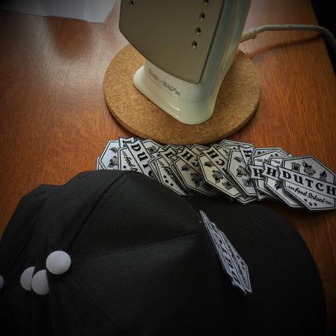 emblemen badges patches i badge pro merchandise bestellen laten maken kopen borduren 38