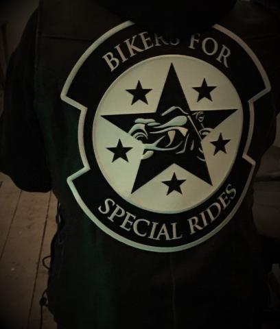 emblemen badges patches i badge pro merchandise bestellen laten maken kopen borduren 40