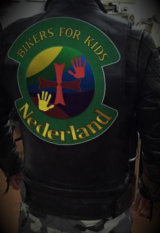emblemen badges patches i badge pro merchandise bestellen laten maken kopen borduren 46