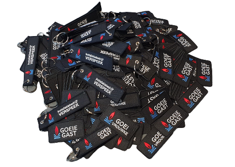 geborduurde sleutelhangers laten borduren maken remove before flight emblemen badges patches pro merchanidise 5